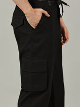 Load image into Gallery viewer, Relaxed Fit Linen Cargos Black