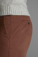 Load image into Gallery viewer, An Everyday Classic Brushed Tobacco Stretch Men Chinos - Mark Morphy